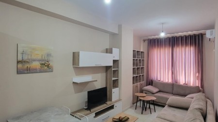 Ne Astir, Jepet Me Qira Apartament 1+1, Gati Per Banim!!!
