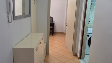 Tek Tregu i Ri Elektrik, Shitet Apartament 1+1, Ideal Per Banim Dhe Investim !!!