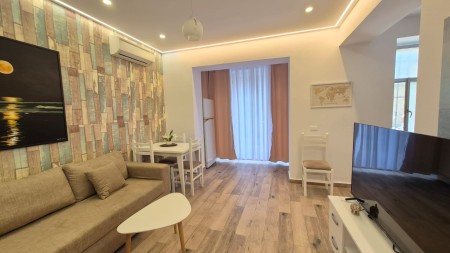Afer Qendres, Ne Rrugen Mine Peza, Jepet Me Qira Super Apartament 1+1, Me Super Lokacion !!