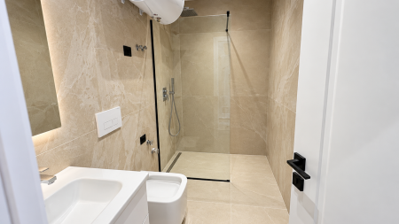 Tek Mozaiku I Tiranes, Shitet Apartament 2+1 Me Pamje Te Lire!!
