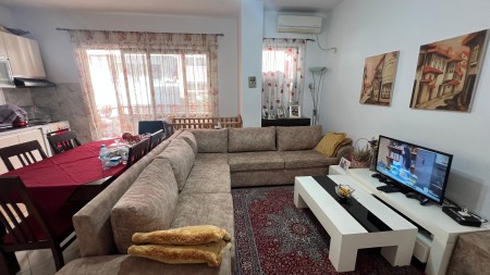 Tek Kodra E Diellit, Shitet Apartament 2+1+Post Parkimi !!