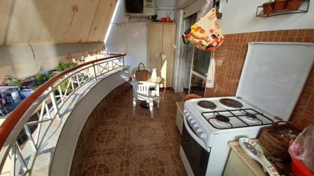 Prane Shkolles Se Kuqe, Shitet Apartament 2+1, Me Planimetri Te Rregullt Dhe Lokacion Perfekt!!!
