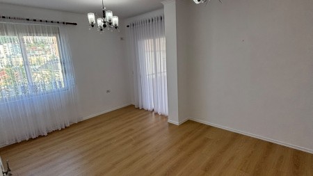Ne Fresk, Shitet Apartament 2+1, I Sapo Investuar !!!