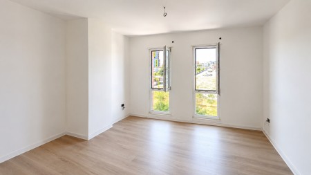 Tek Ringside Residences, Shitet Apartament 2+1, Ne Faze Perfundimtare Me Planimetri Perfekte !!!