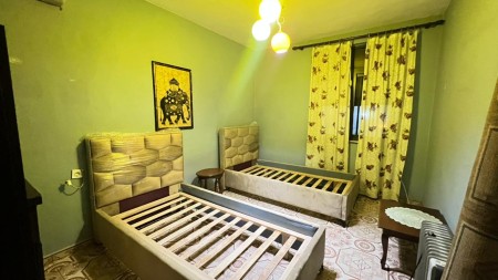 Ne Laprake, Jepet Me Qira Apartament 2+1 I Mobiluar!!!