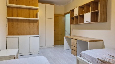 Ne Porcelan Shitet Apartament 3+1+2 Me Hapsira Te Bollshme!!
