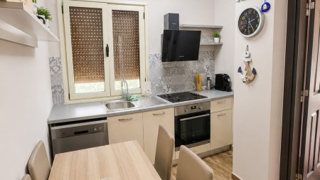 Okazion!! Prane Orikum Marina, Shitet Apartament 2+1 E Mobiluar, Vije E Pare Me Detin !!!