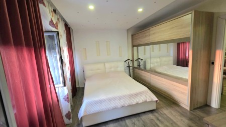 Ne Selite, Prane Universitetit Barleti, Shitet Super Apartament 2+1, Ideal Per Banim Dhe Investim !!!