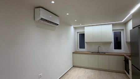 Ne Sarande, Prane Komisariatit Te Policise, Shitet Super Apartament 1+1 Me Lokacion Perfekt !!!