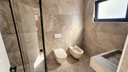 Tek Kodra Diellit, Shitet Super Apartament 2+1+Garazhd, Totalisht I Investuar !!