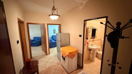 Ne Porcelan Mbrapa UET, Jepet Me Qira, Apartament 2+1 Gati Per Banim !!!