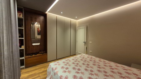 Tek Brryli, Shitet Super Apartament 1+1, Me Strukture Te Rregullt Dhe I Investuar Totalisht !!!!