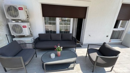 Tek Liqeni I Thate, Shitet Apartament 2+1 Totalisht I Investuar!!!