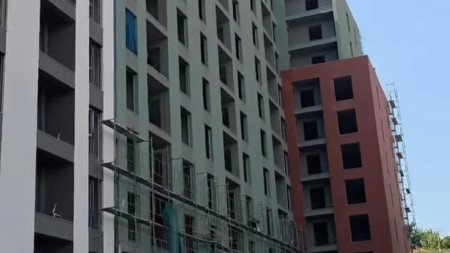 OKAZION Ne Paskuqan, Shitet Apartament 1+1, Prane Unazes Se Madhe Dhe Me Akses Te Menjehershem Ne Rrugen 5 Maji!