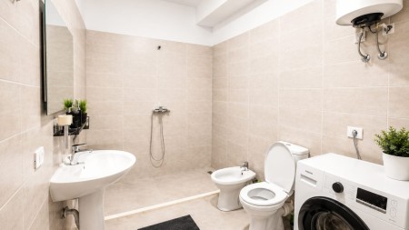 Tek Kompleksi Mangalem 21, Jepet Me Qira Apartament 1+1, Gati Per Banim !!!